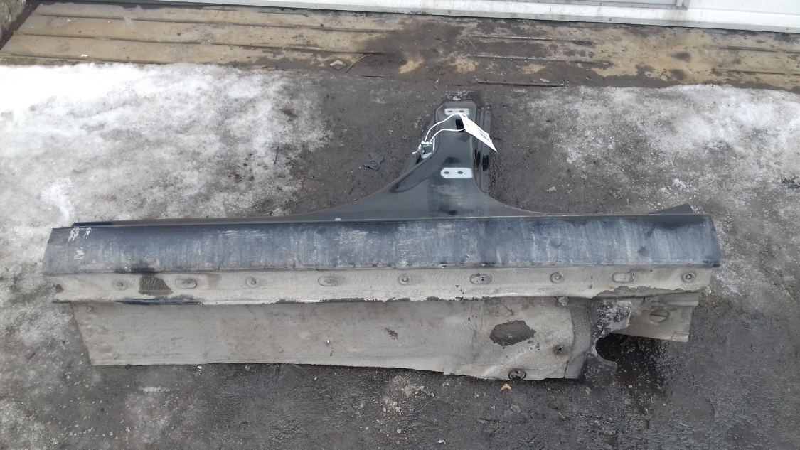 Порог со стойкой левый