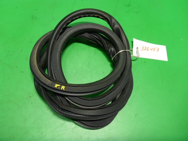 Уплотнитель двери