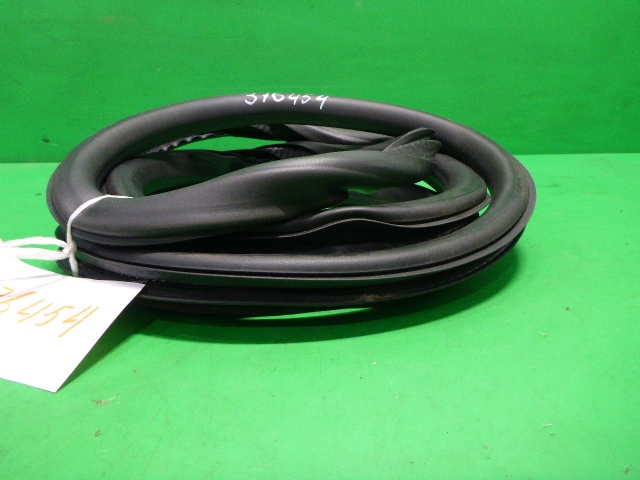 Уплотнитель двери