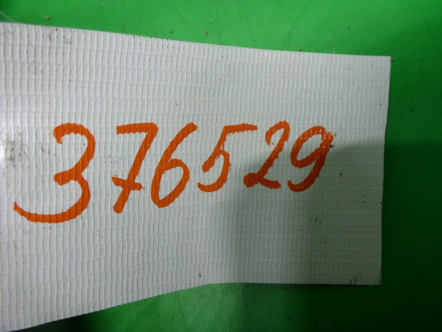 Кулак поворотный передний правый