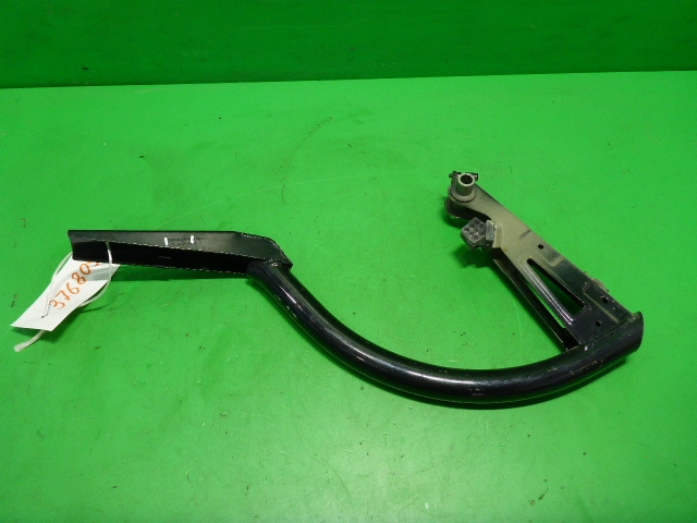 Петля крышки багажника