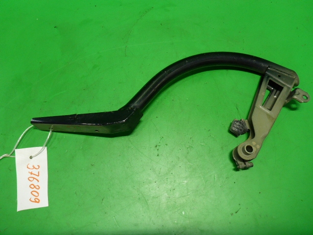 Петля крышки багажника