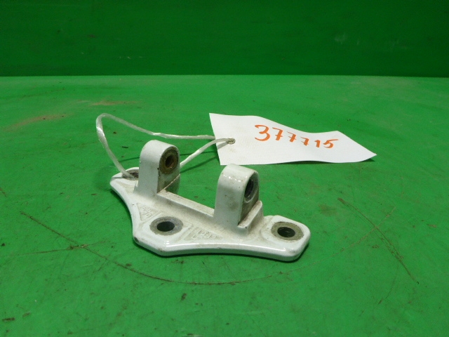 Петля двери