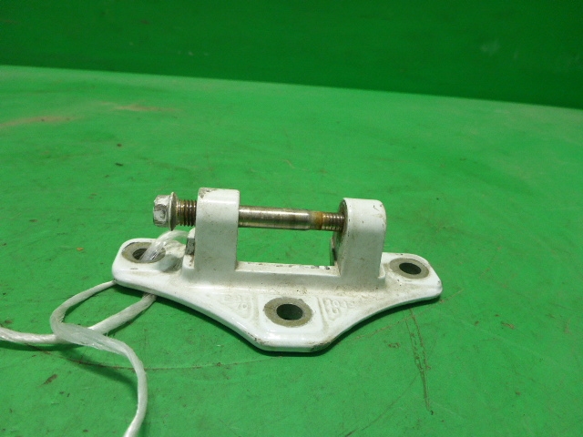 Петля двери