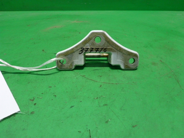 Петля двери