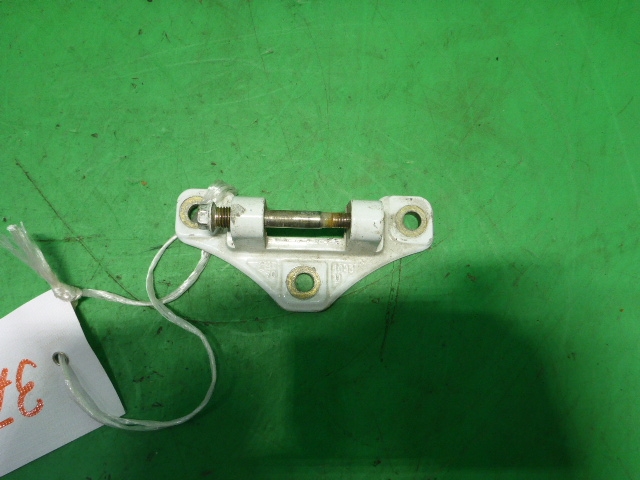 Петля двери