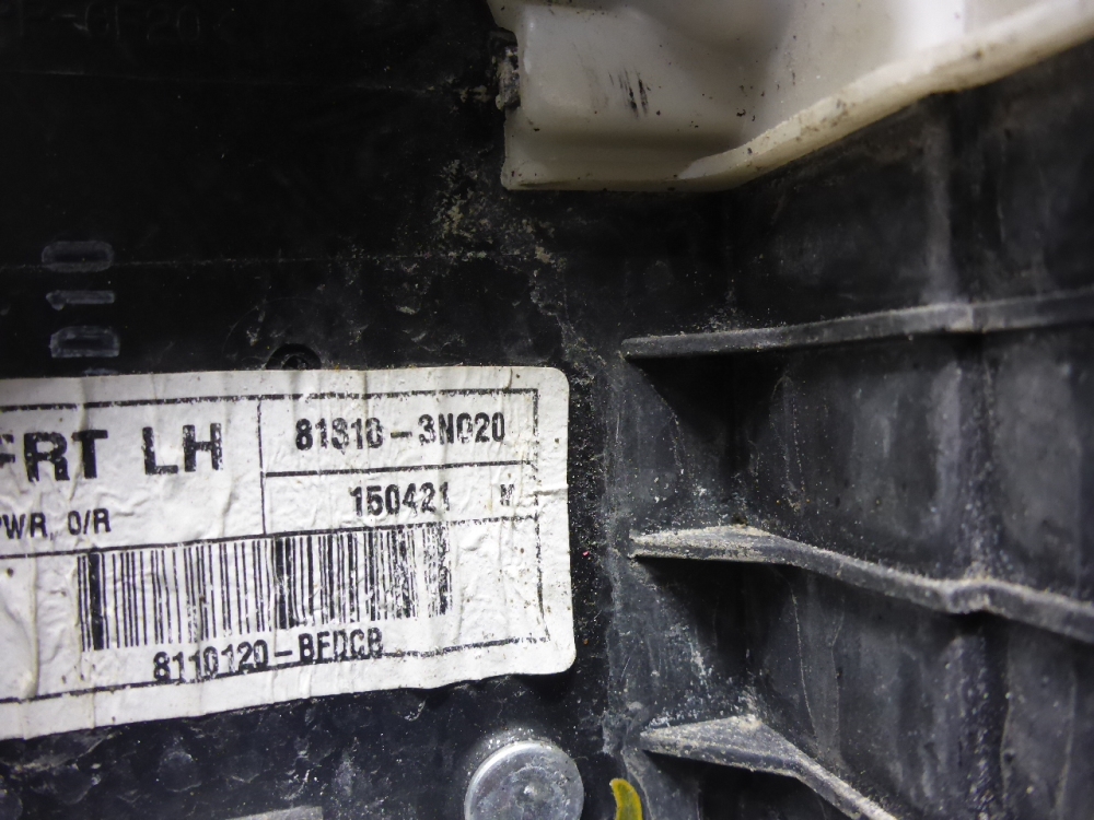 Замок двери передней левой