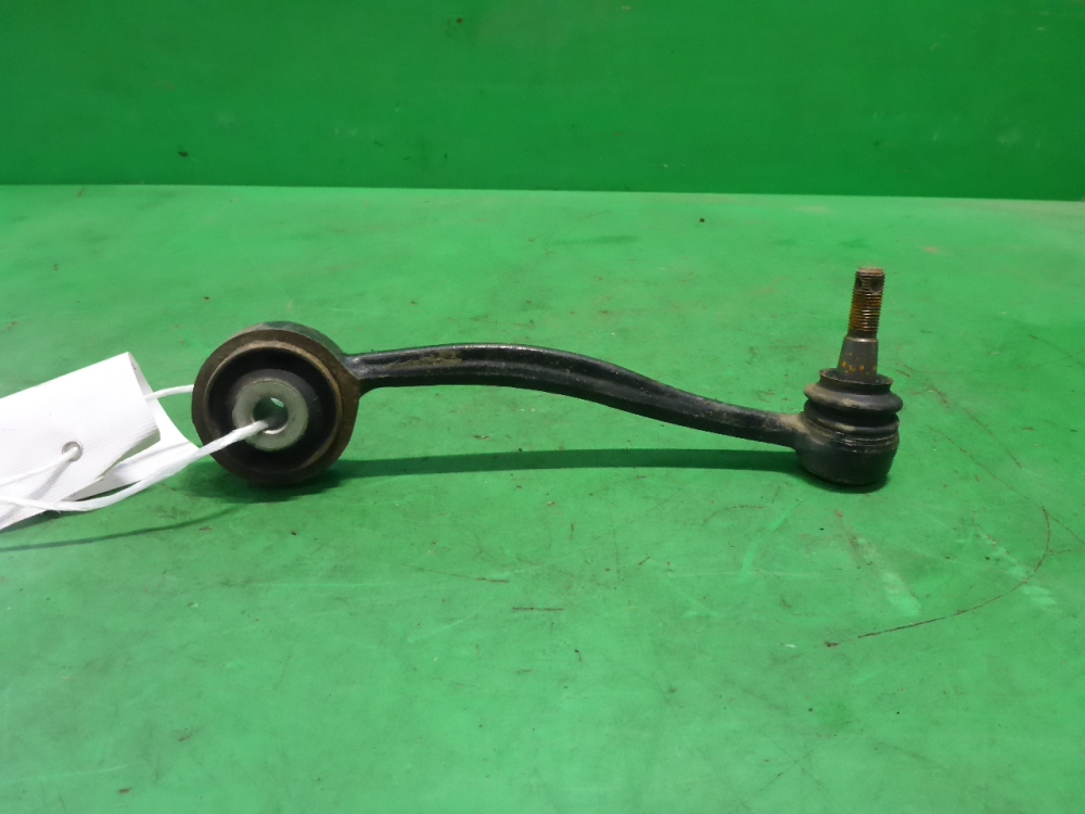 Рычаг передний левый