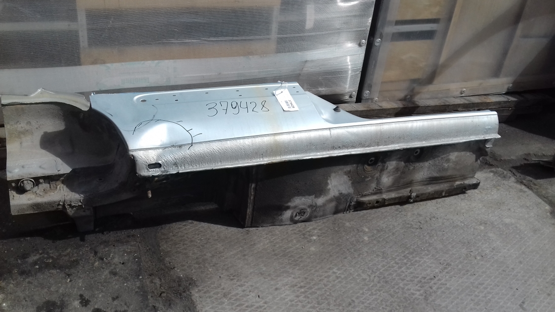 Порог правый