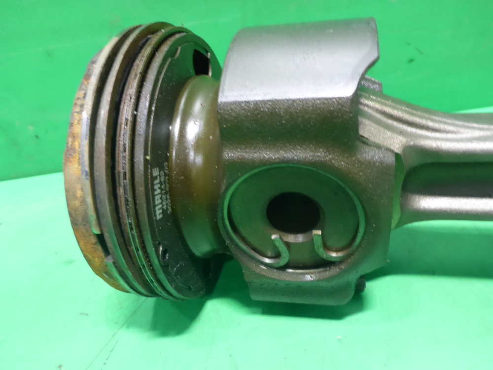 Поршень с шатуном