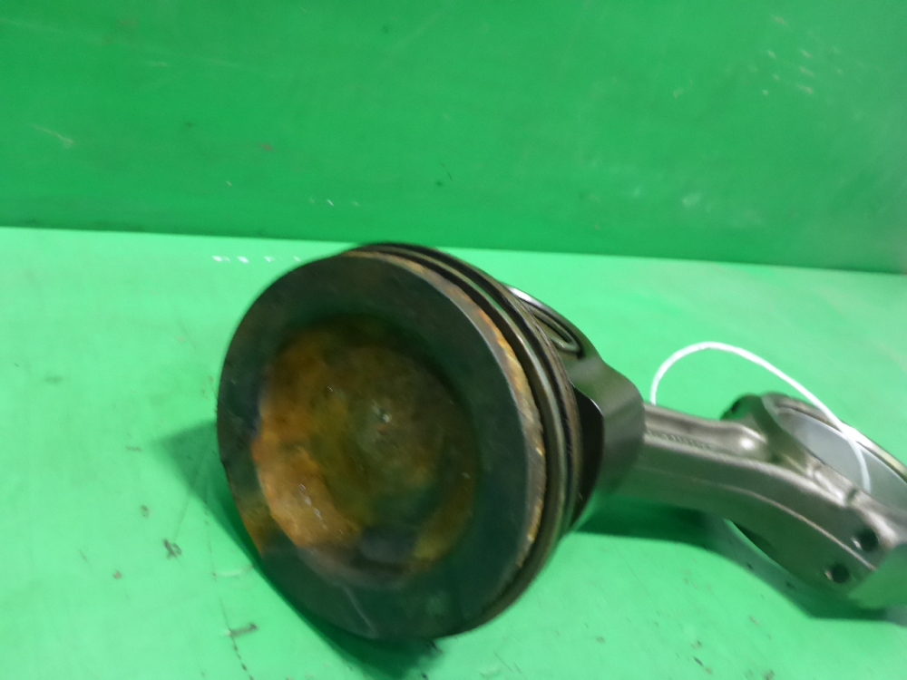 Поршень с шатуном