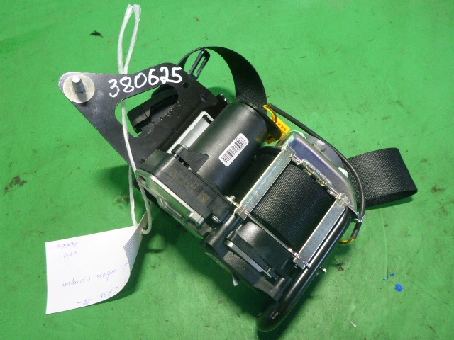 Ремень безопасности с пиропатроном