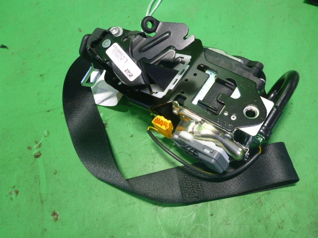 Ремень безопасности с пиропатроном