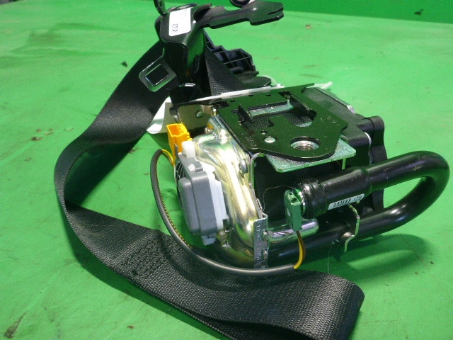 Ремень безопасности с пиропатроном