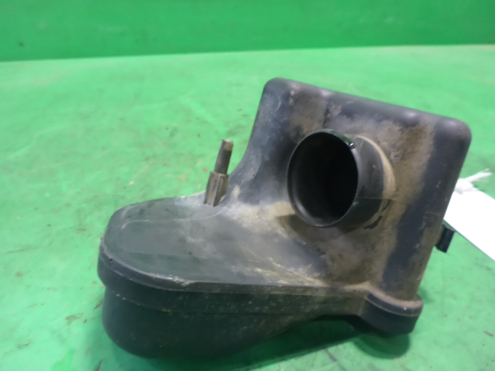 Резонатор воздушного фильтра