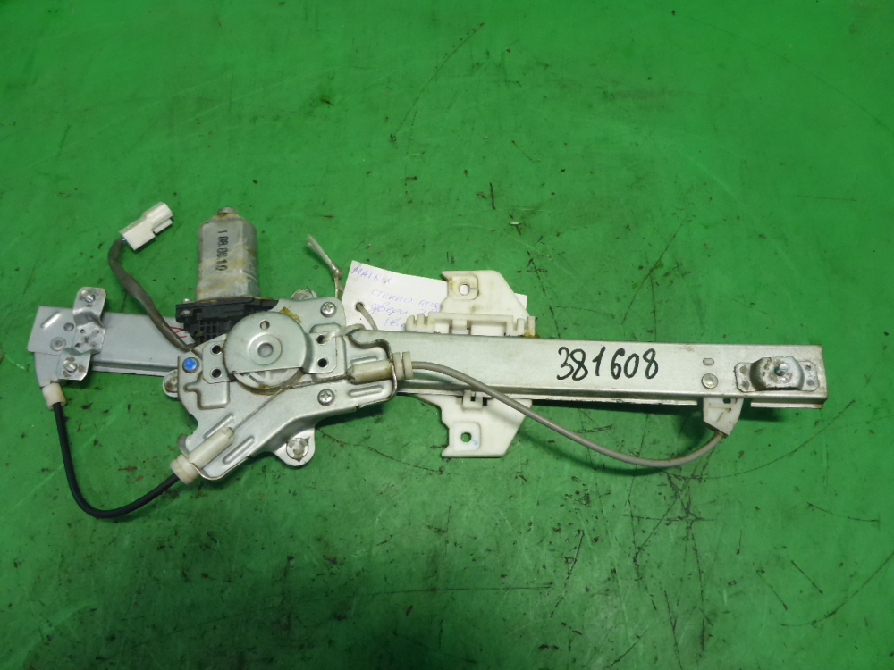 Стеклоподъемник электр. задний правый