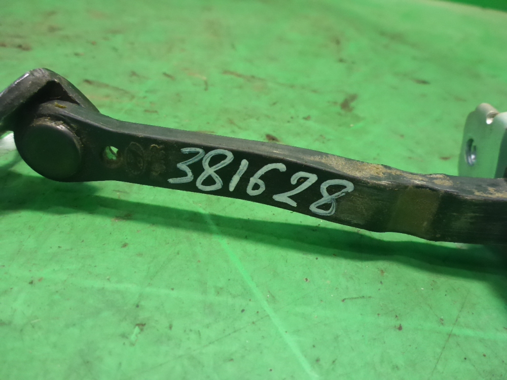 Ограничитель двери