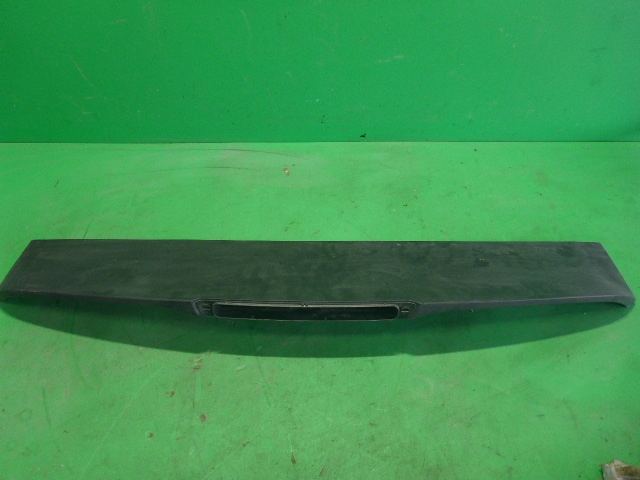 Спойлер (дефлектор) крышки багажника