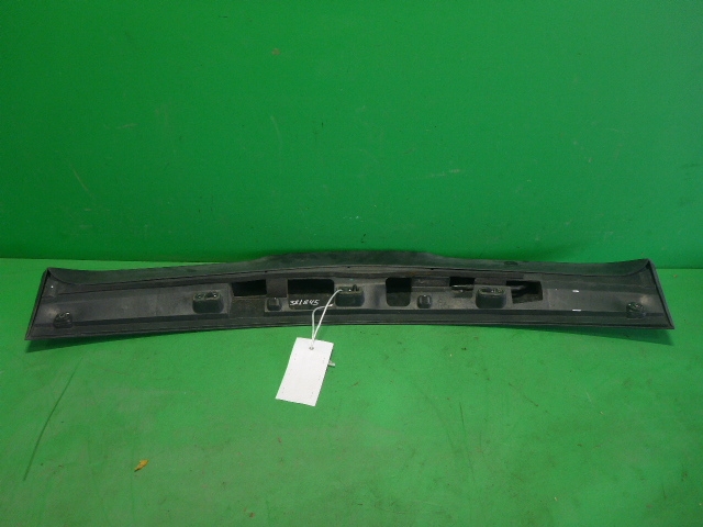 Спойлер (дефлектор) крышки багажника