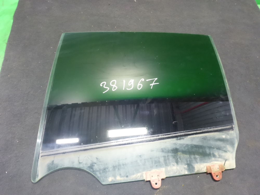 Стекло двери задней левой