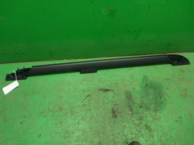 Рейлинг (релинг) правый (планка на крышу)