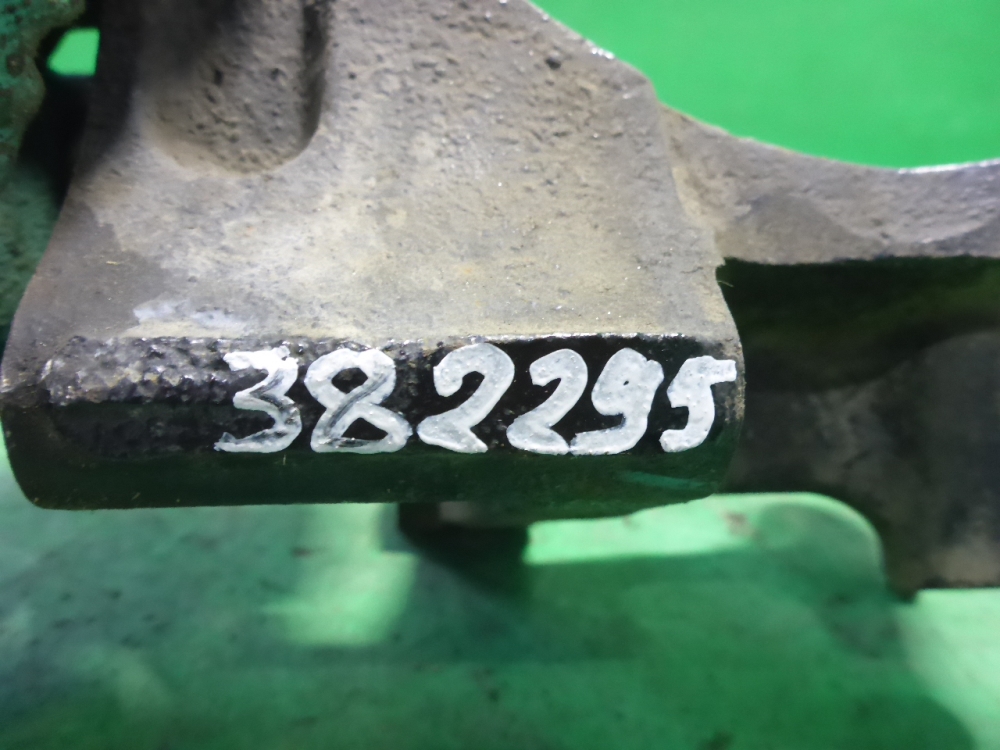 Кронштейн двигателя правый