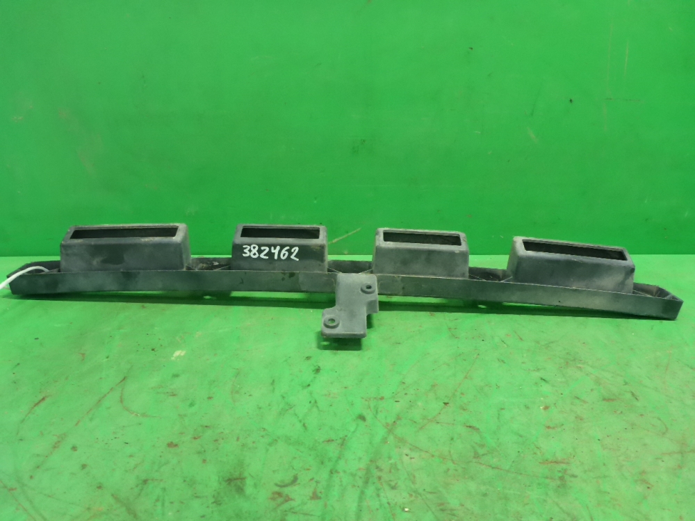 Кронштейн заднего бампера