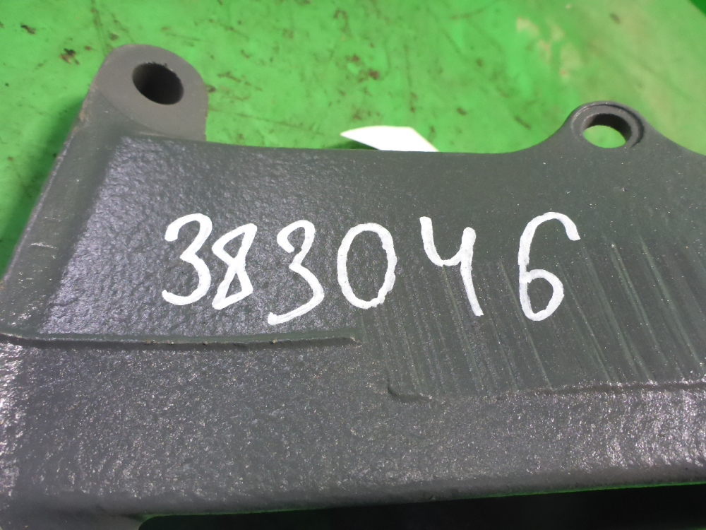 Кронштейн двигателя левый