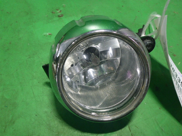 Фара противотуманная левая