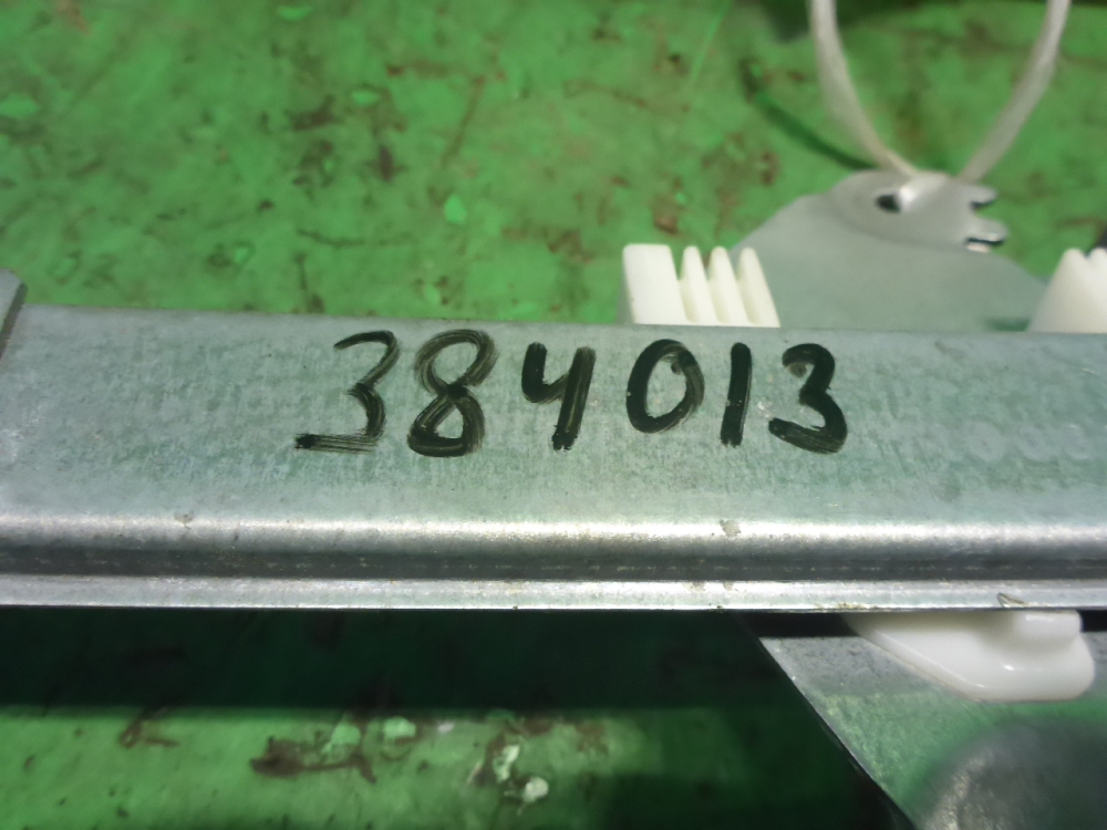 Стеклоподъемник электр. задний левый