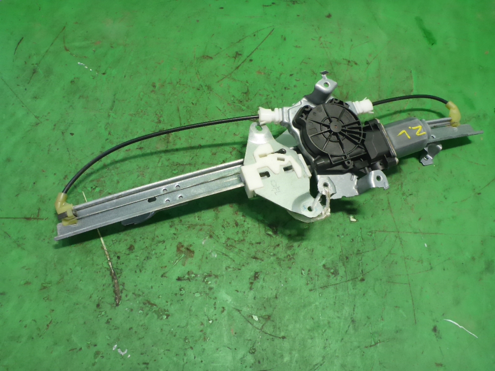 Стеклоподъемник электр. задний левый