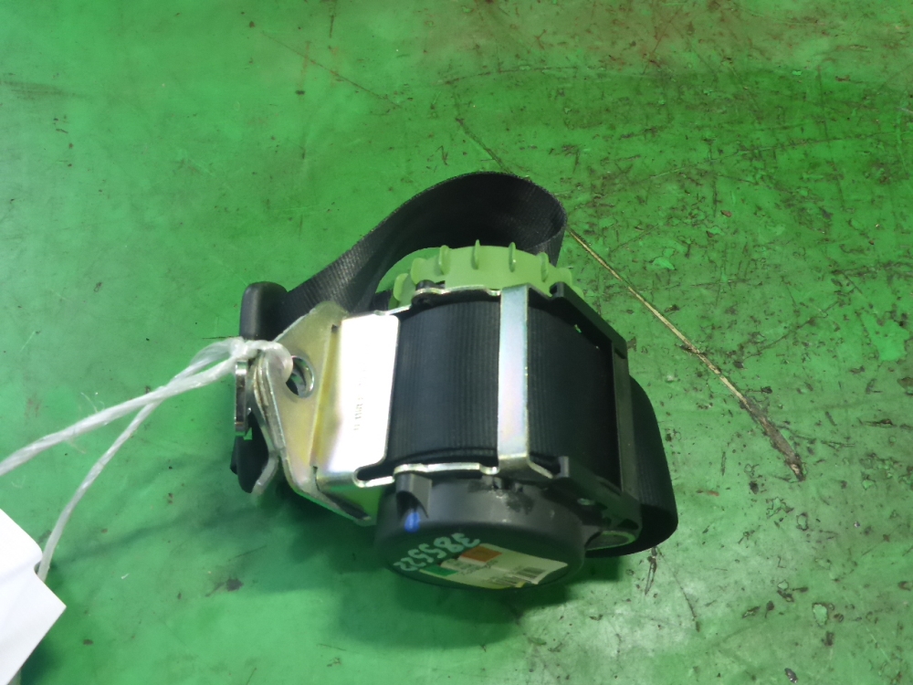 Ремень безопасности