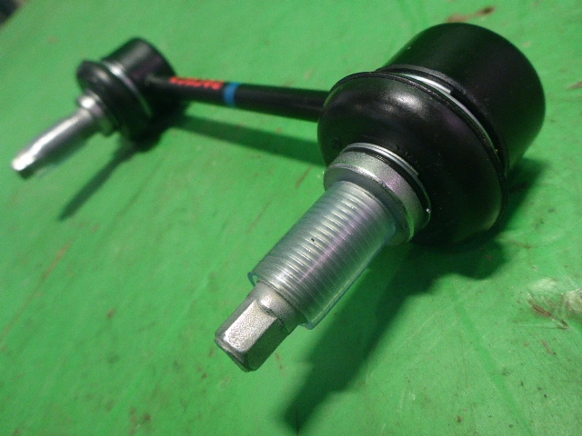 Стойка заднего стабилизатора