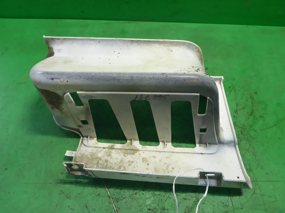 Подножка правая