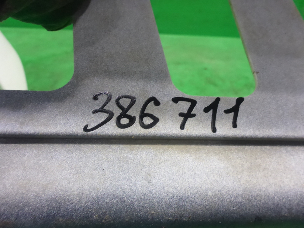 Подножка правая