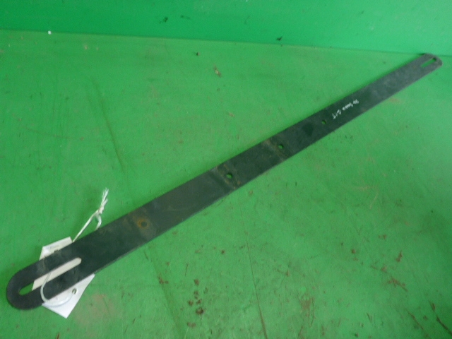 Кронштейн крепления топливного бака