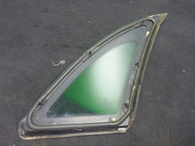 Стекло кузовное глухое левое