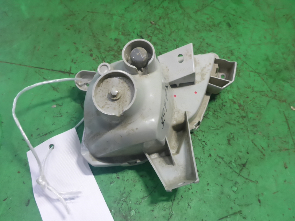 Фонарь задний в бампер правый