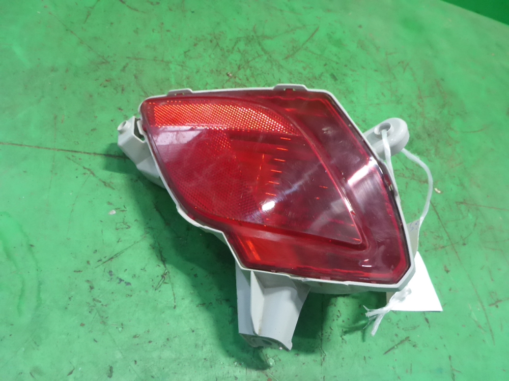 Фонарь задний в бампер правый