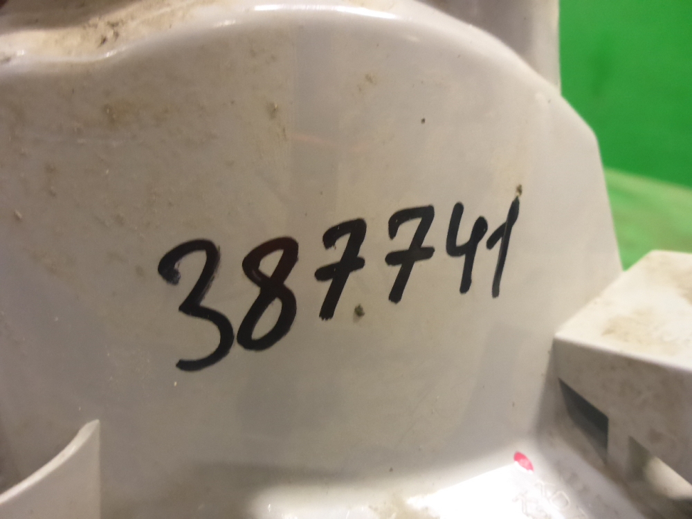 Фонарь задний в бампер правый