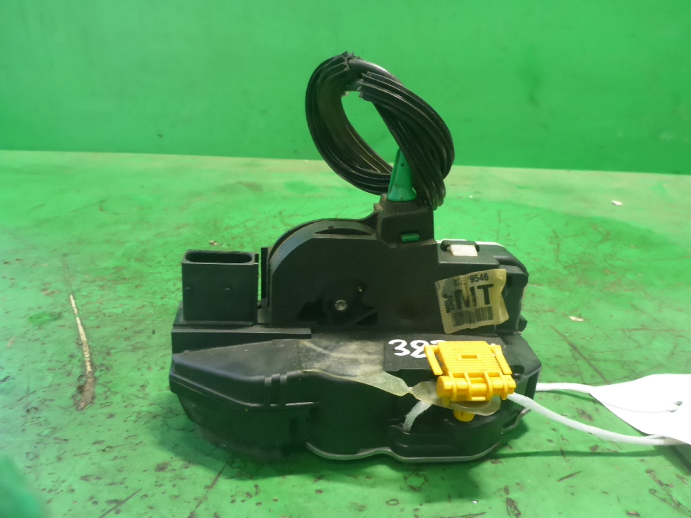 Замок двери задней правой