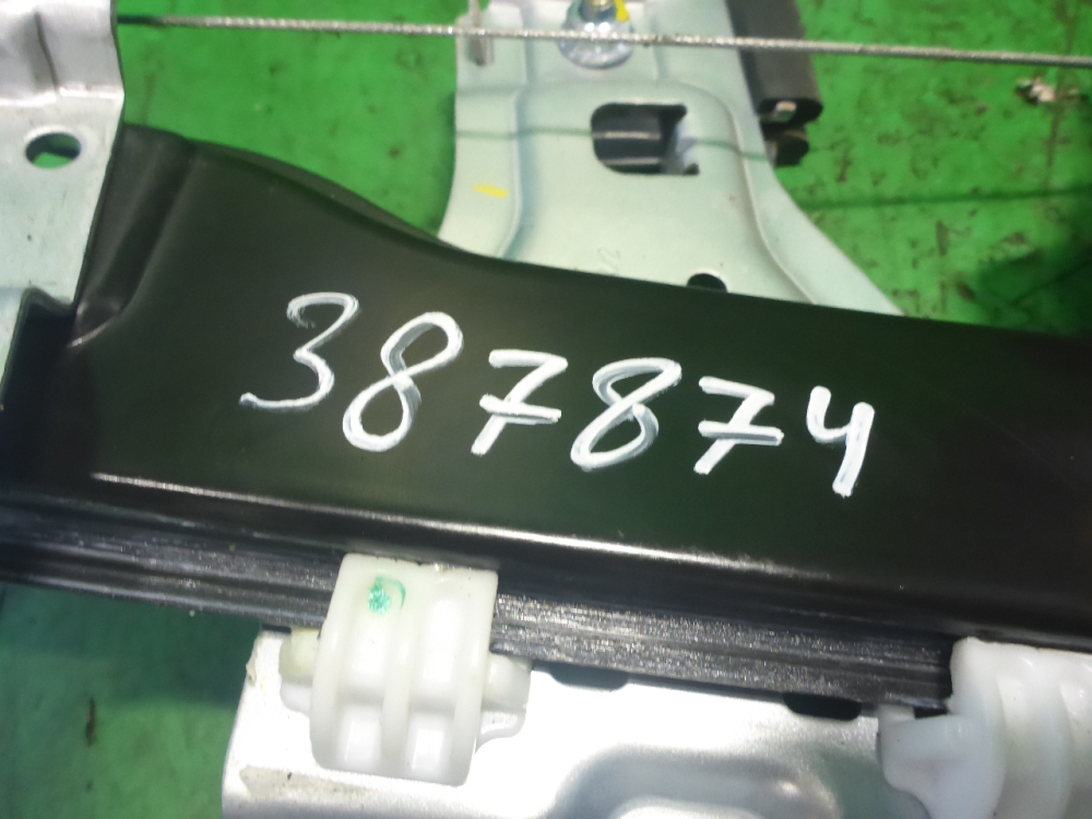 Стеклоподъемник электр. передний правый