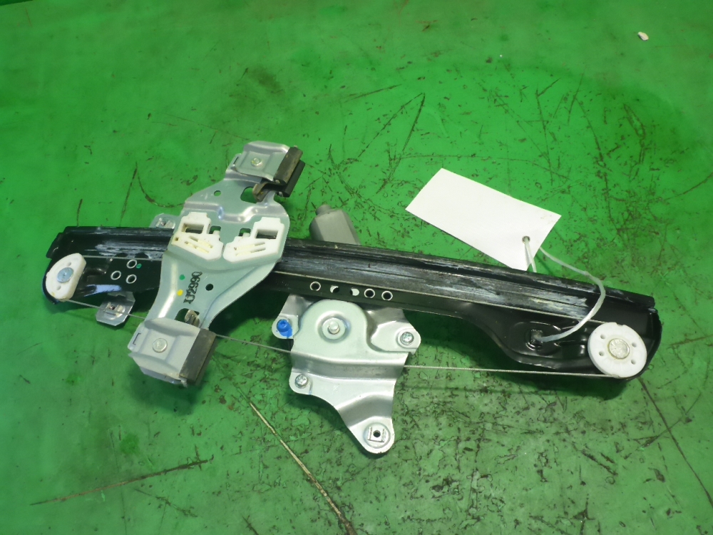 Стеклоподъемник электр. передний правый