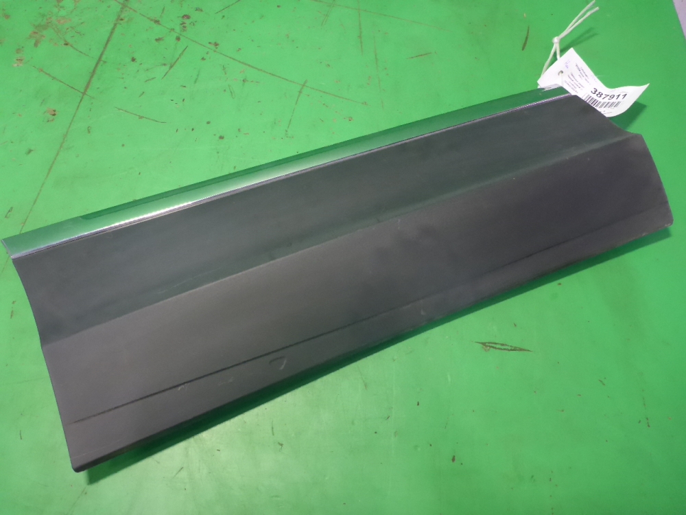 Накладка двери задней правой