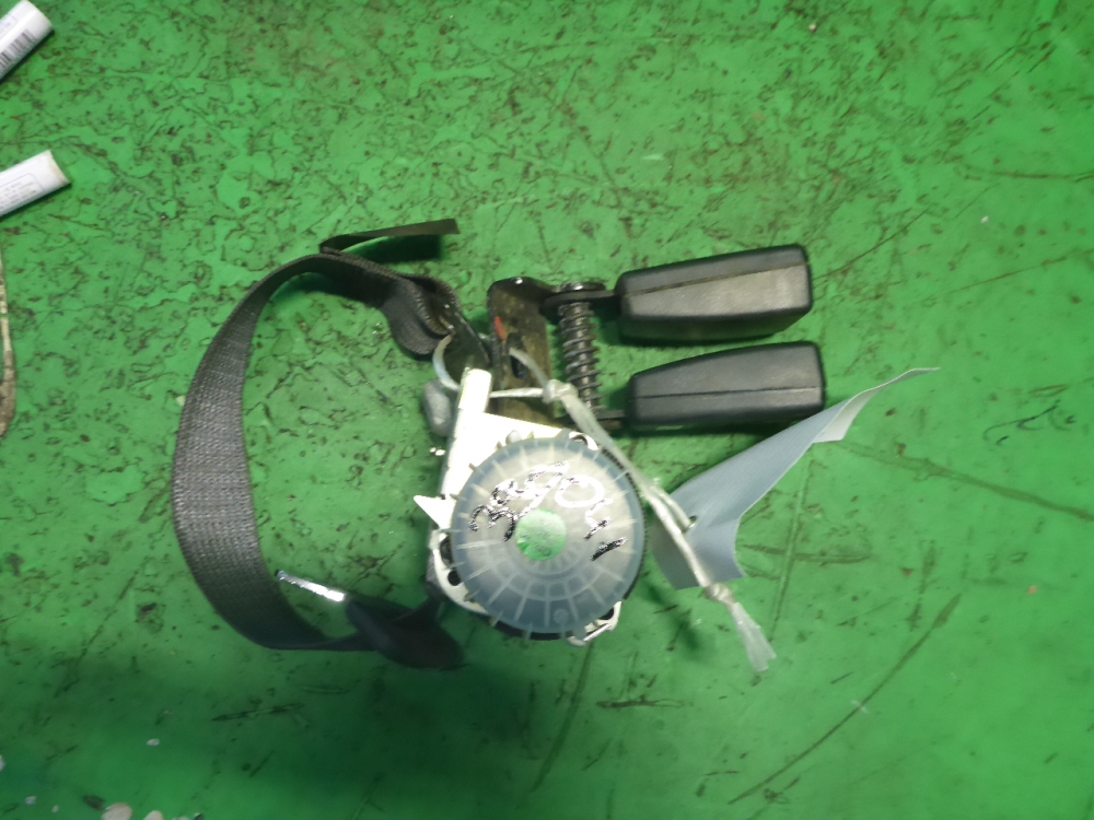 Ремень безопасности