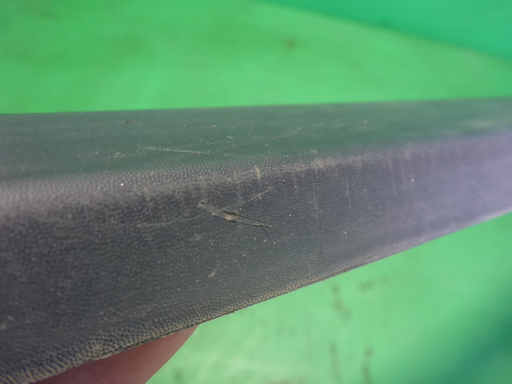 Накладка двери передней левой