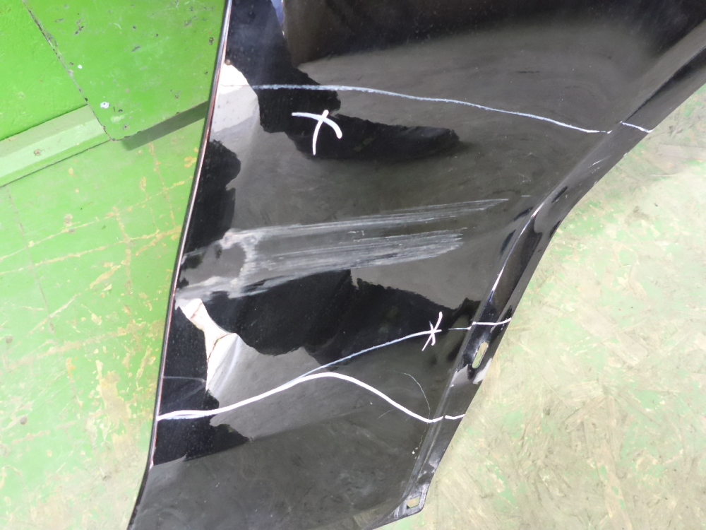 Крыло переднее правое