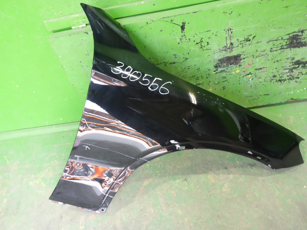 Крыло переднее правое