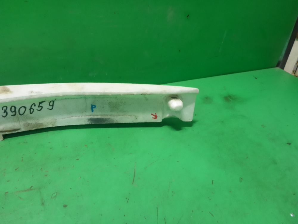 Наполнитель переднего бампера