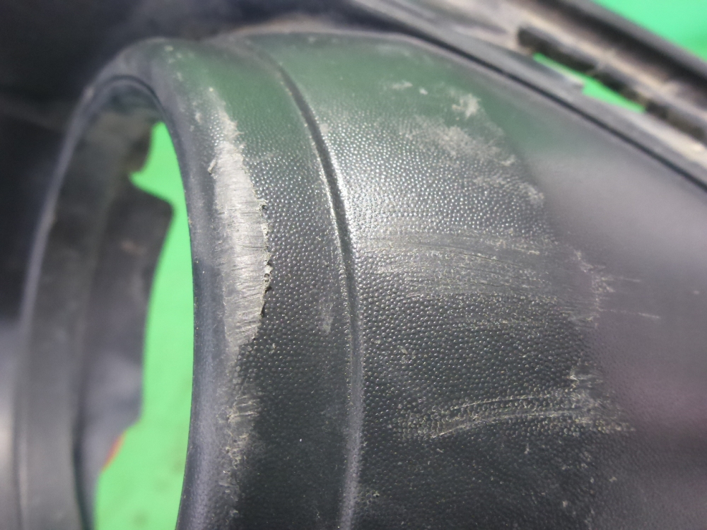 Рамка противотуманной фары левой